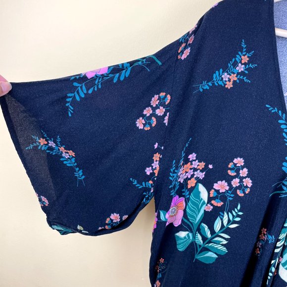 Lovestitch Floral Crop Button down Top S - Picture 4 of 10